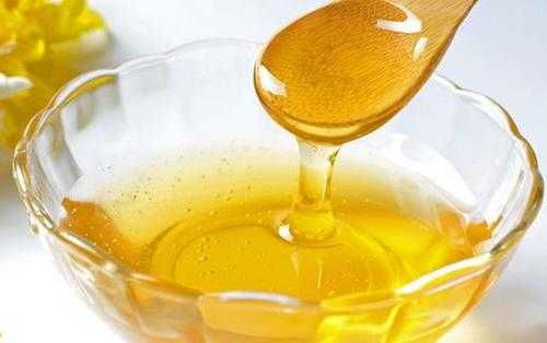 蜂蜜含水分多少,蜂蜜含水分多少正常 