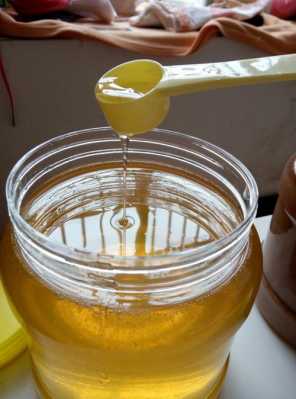 蜂蜜里的水分怎么分离_蜂蜜水分大了怎么处理