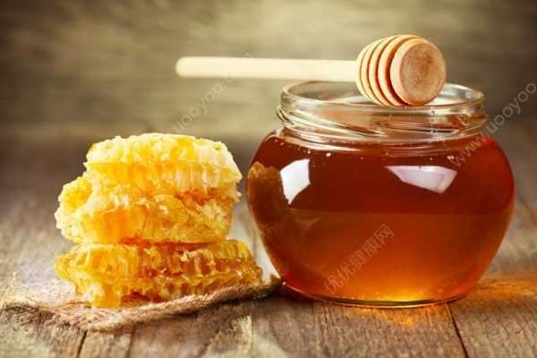 蜂蜜跟什么一起吃止咳最好