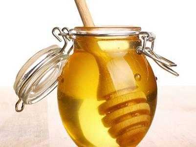 一斤蜂蜜巢泡多少酒才最好,一斤蜂蜜可以冲多少杯蜂蜜水 