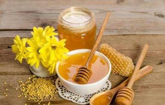 蜂蜜加什么可以保养皮肤_蜂蜜加什么可以保养皮肤最好