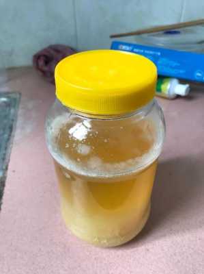 蜂蜜水白色絮状物怎么回事-蜂蜜水发白是什么原因