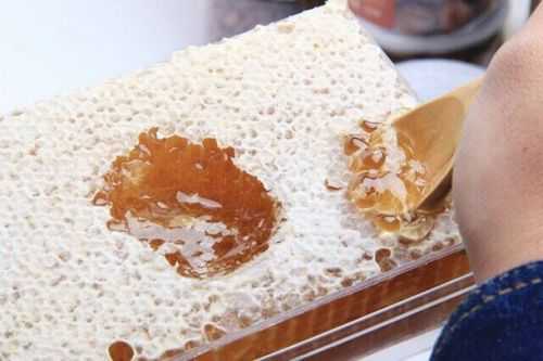蜂巢蜜食用方法