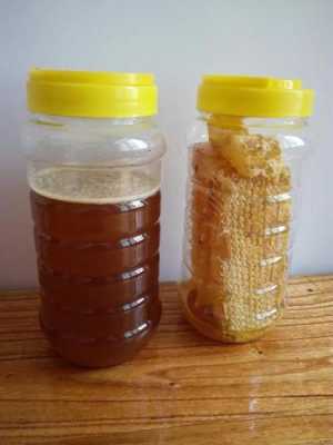 一桶蜂一天吃多少白糖（蜜蜂喂一斤白糖能出来多少蜂蜜）