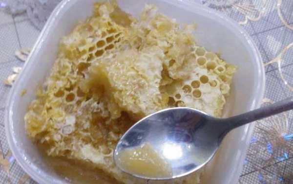 蜂巢蜜上面的白蜡能吃吗 蜂巢蜜的白蜡是什么