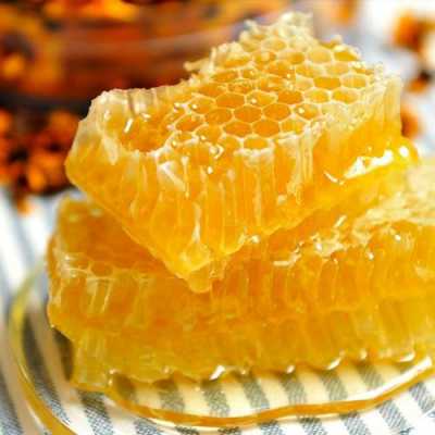  蜂巢蜜每天吃多少钱「蜂巢蜜一次吃多少为适量」