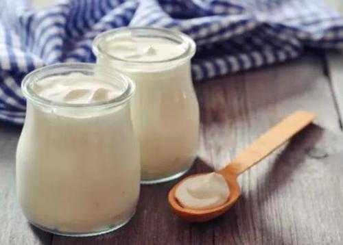  喝蜂蜜酸奶有什么功效「酸奶喝蜂蜜水有冲突吗」