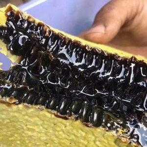 蜂巢蜜里为什么会有黑色蜂巢 蜂巢蜜为什么有的是黑的