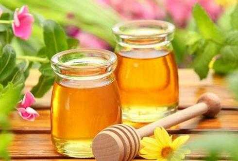蜂蜜和什么不能同时喝_蜂蜜和什么不能在一起吃