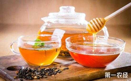 如何用蜂蜜泡茶用多少,蜂蜜泡水用多少 