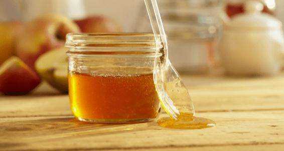 蜂蜜用多少度热水冲泡,蜂蜜用多少度的水冲开 