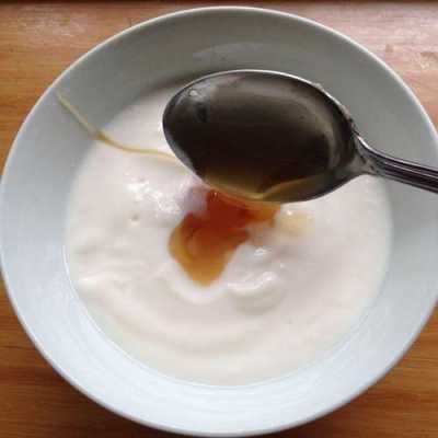  制好的酸奶怎么加蜂蜜「自己做的酸奶可以加蜂蜜吗?」