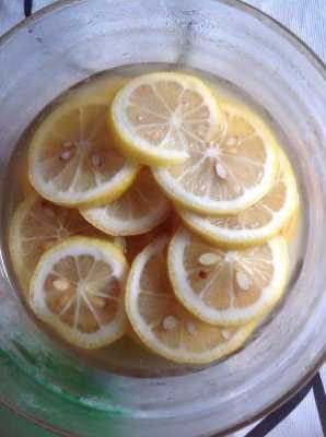 蜂蜜柠檬水怎么制作方法（蜂蜜柠檬水怎么制作方法视频）