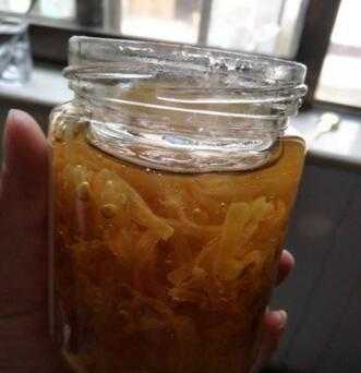 蜂蜜柚子茶变质什么样_蜂蜜柚子茶表层发霉了还能喝吗