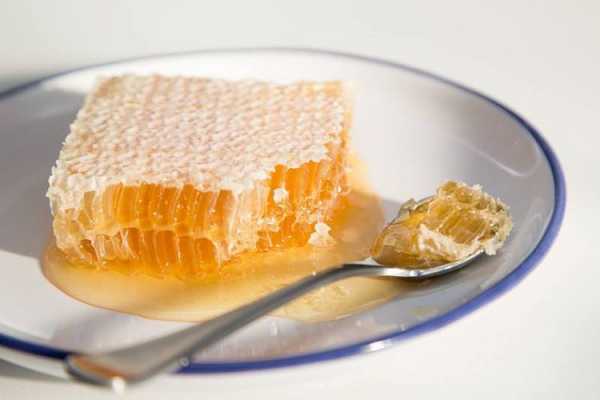 蜂巢蜜的作用与功效禁忌