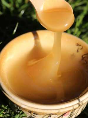 椴树蜜有什么功效和作用,椴树蜜的作用与功效椴树蜜适合人群 
