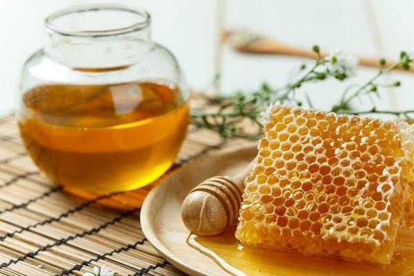 蜂蜜不能跟什么食物搭配一起吃 蜂蜜不能跟什么食物搭配