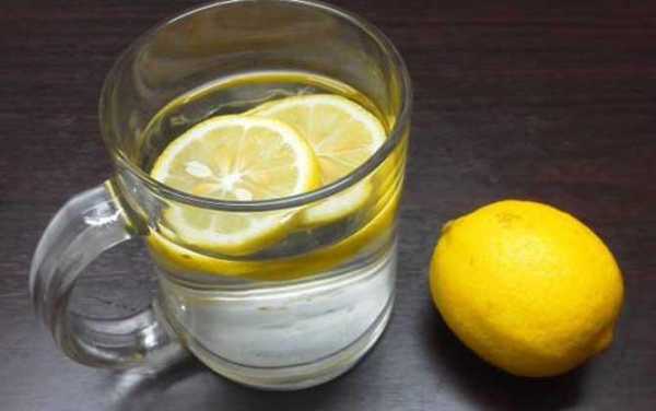  蜂蜜柠檬水什么时间喝最好「蜂蜜柠檬水什么时候喝最好?」