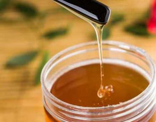 喝黑蜂蜜的功效是什么意思_喝黑蜂蜜有忌口的食物吗