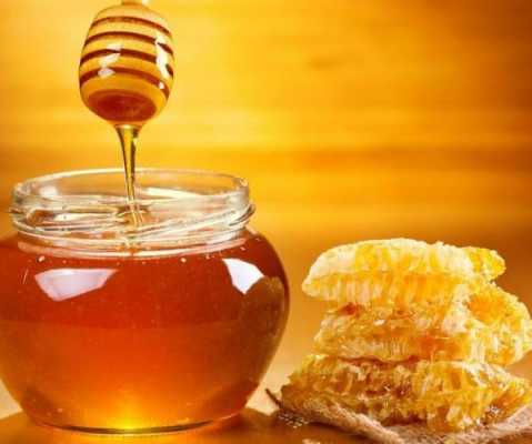 蜂蜜和什么喝最好喝（蜂蜜和什么配 在一起喝）
