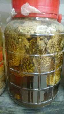蜂蜜泡酒的功效与作用点-蜂蜜皮泡酒有什么用途