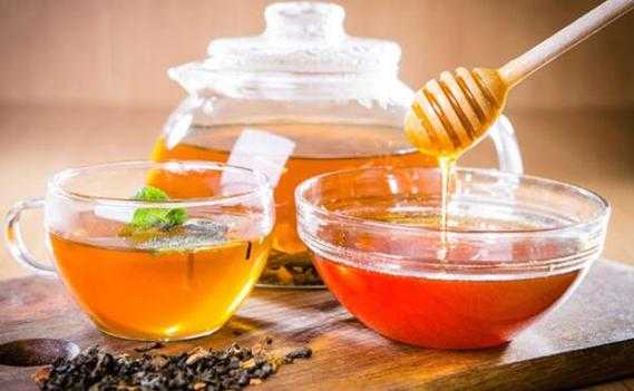 红茶冲蜂蜜-红茶加蜂蜜什么时候喝