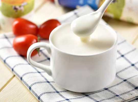 喝酸奶加蜂蜜会胖吗-喝蜂蜜酸奶有什么功效与作用吗
