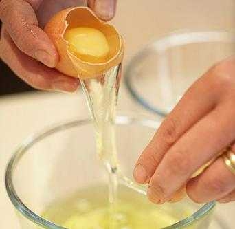  鸡蛋清加蜂蜜怎么使用「鸡蛋清和蜂蜜能不能采取什么措施」