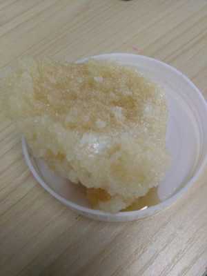  蜂糖成块的叫什么「蜂糖成颗粒状」