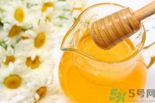 蜂蜜和什么熬水喝能治咳嗽?